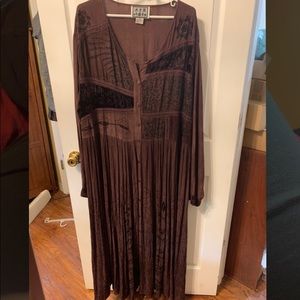 Very long Bohemiah/Hippie style chocolate colored dress worn once 2x